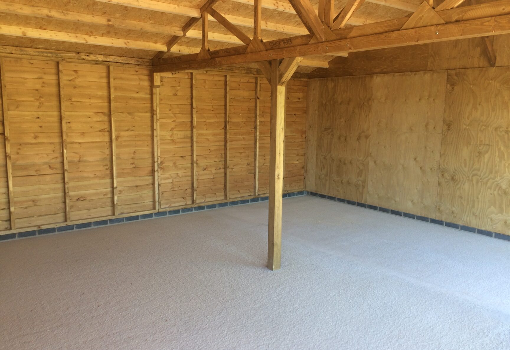 Internal of garage car port with support post