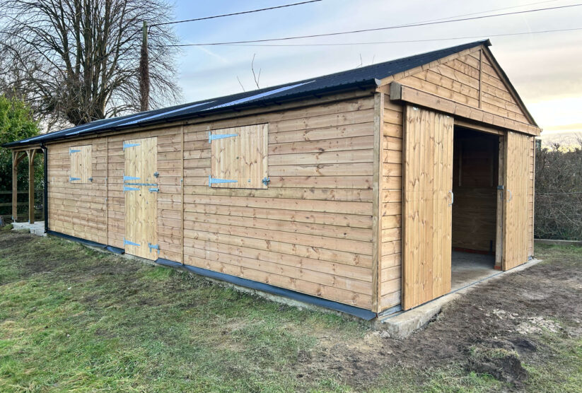 American barn, doors closed