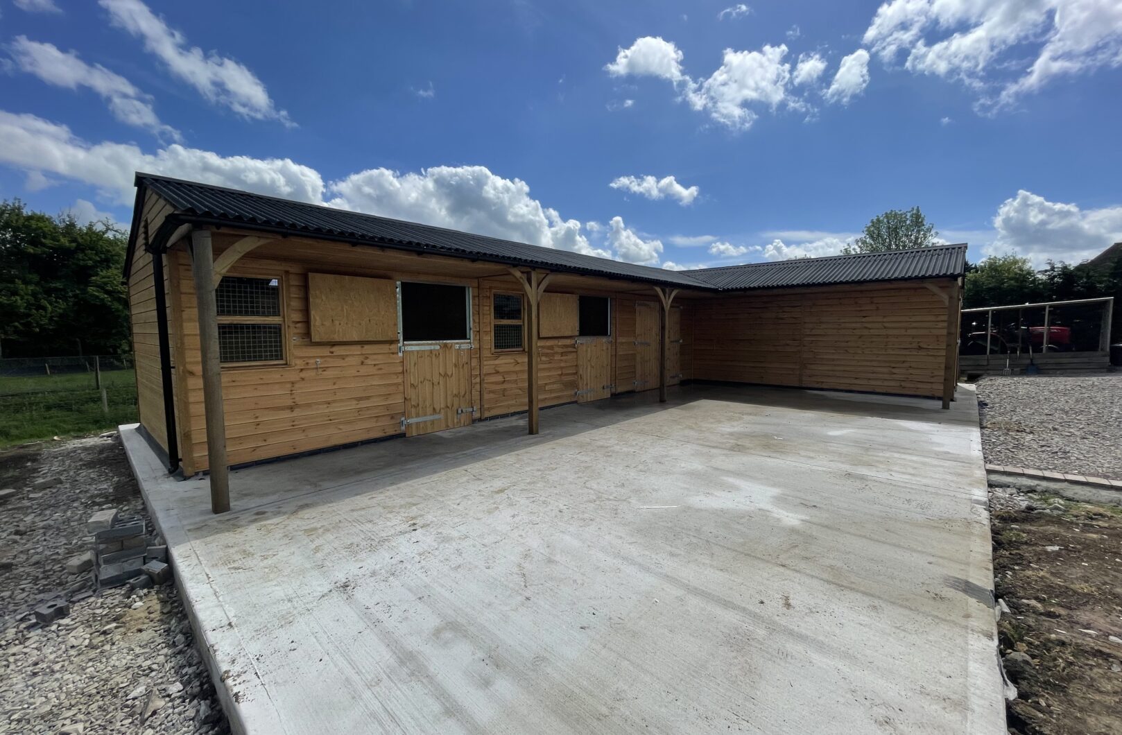 L-Shape Stable Block with Large Hay Barn