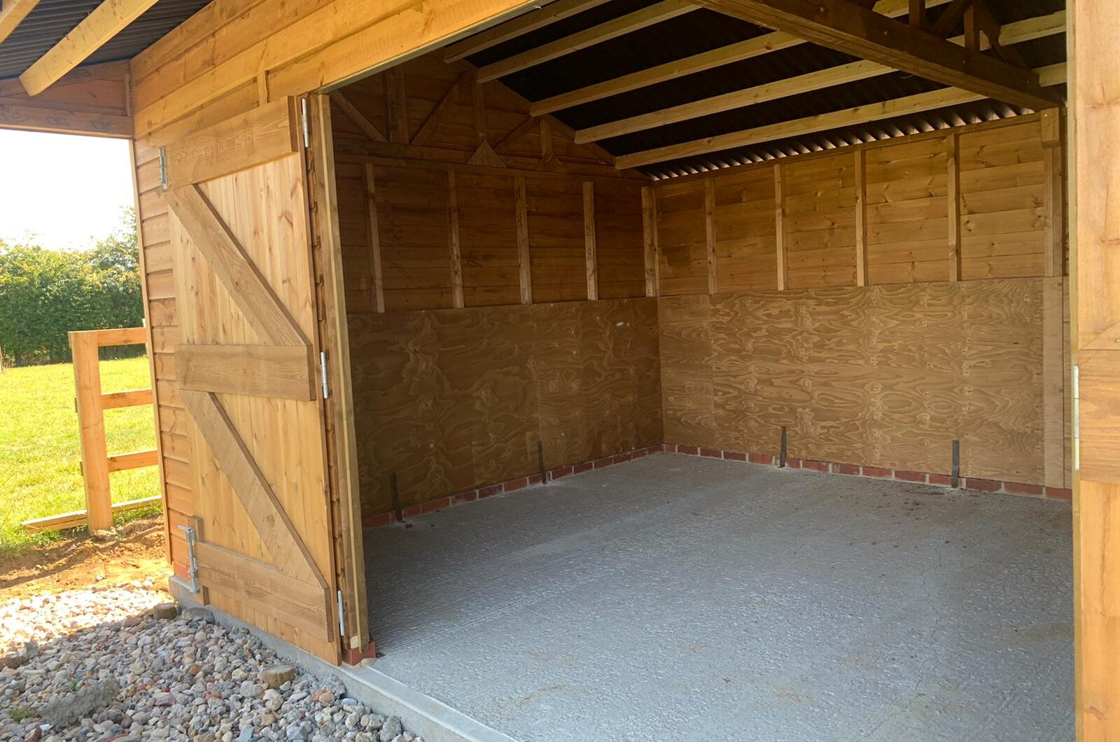 Internal field shelter
