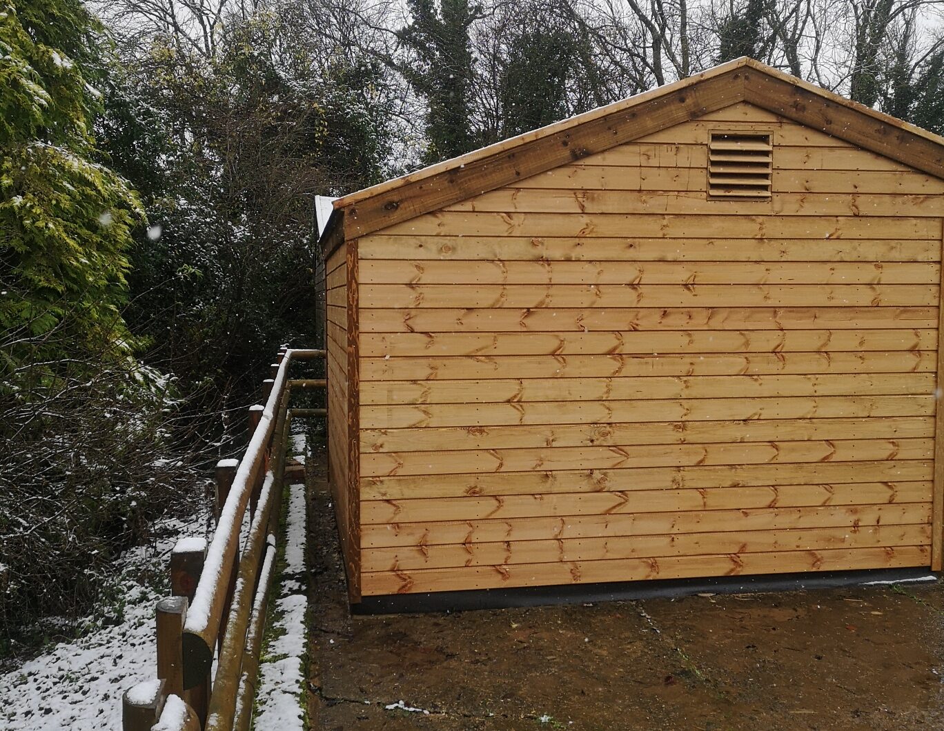 Side on view of stable