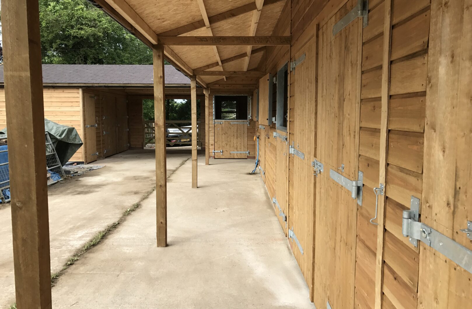 Overhang and posts