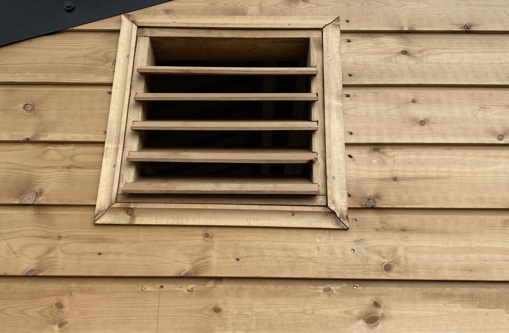 Gable end vent