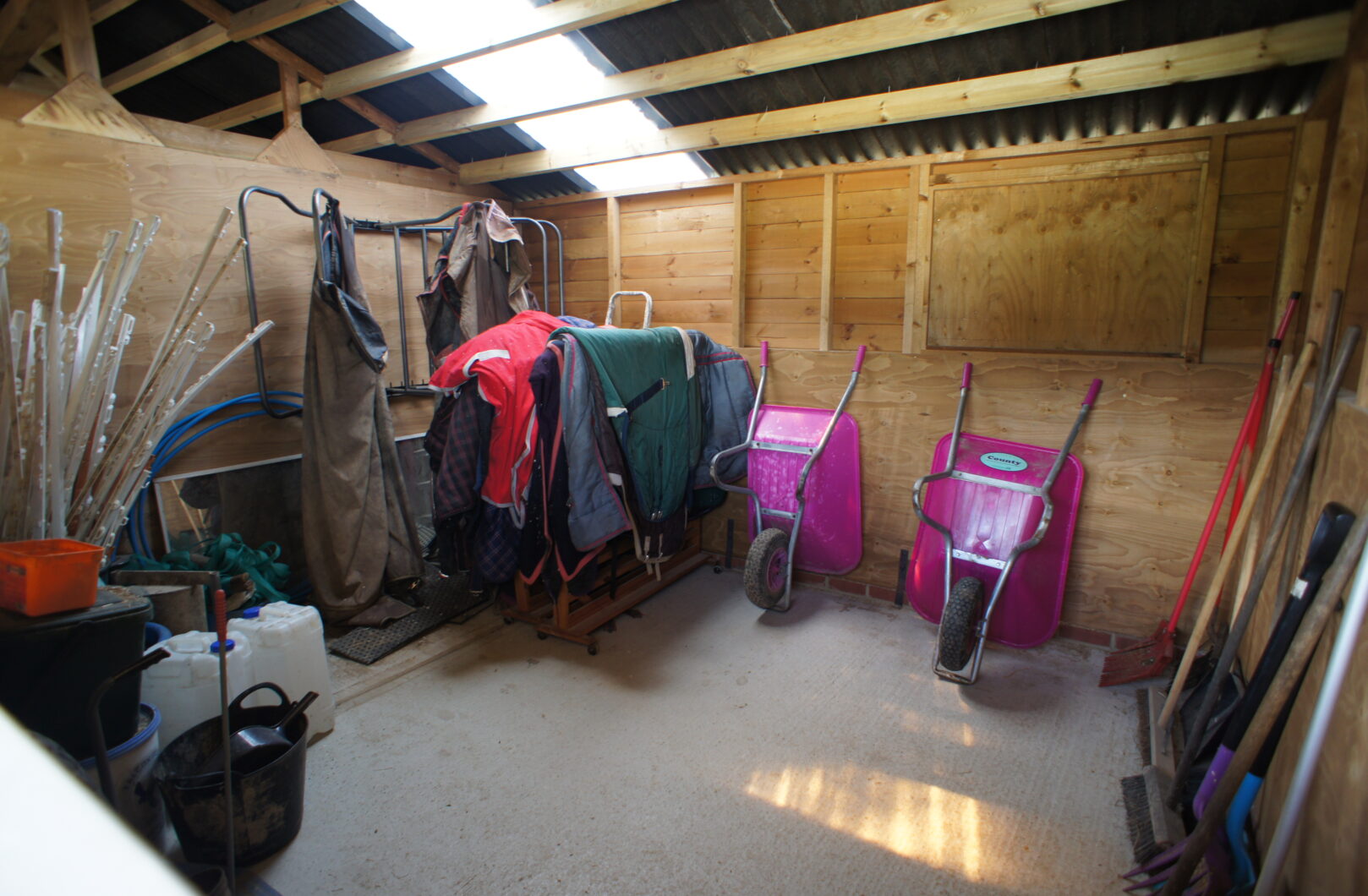 Internal tack with equipment in