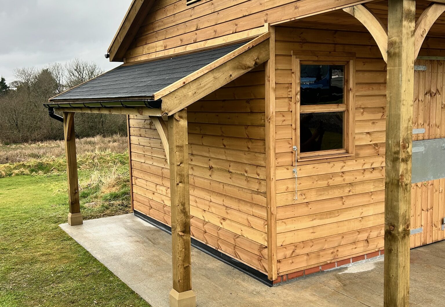 Lean to with felt shingle