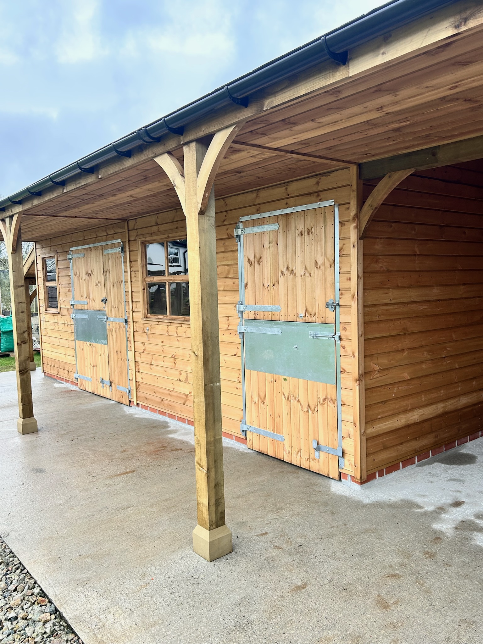 Premier stable block with 3 part stable door