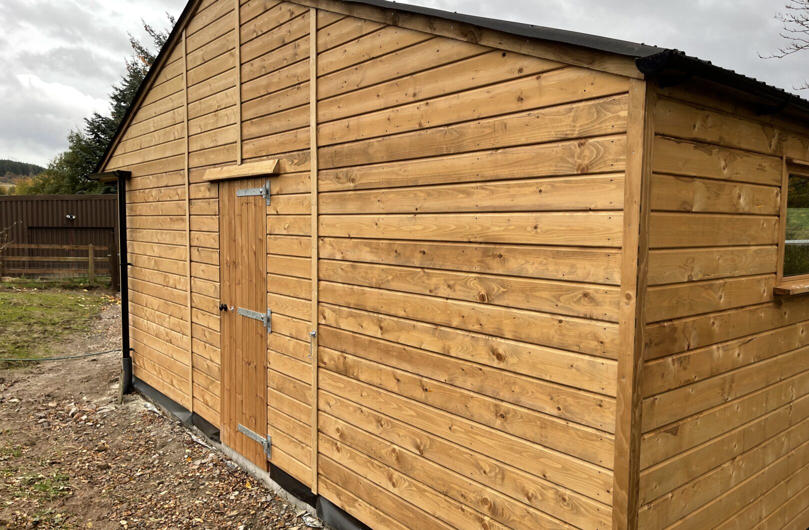 Double Garage with Overhang side door