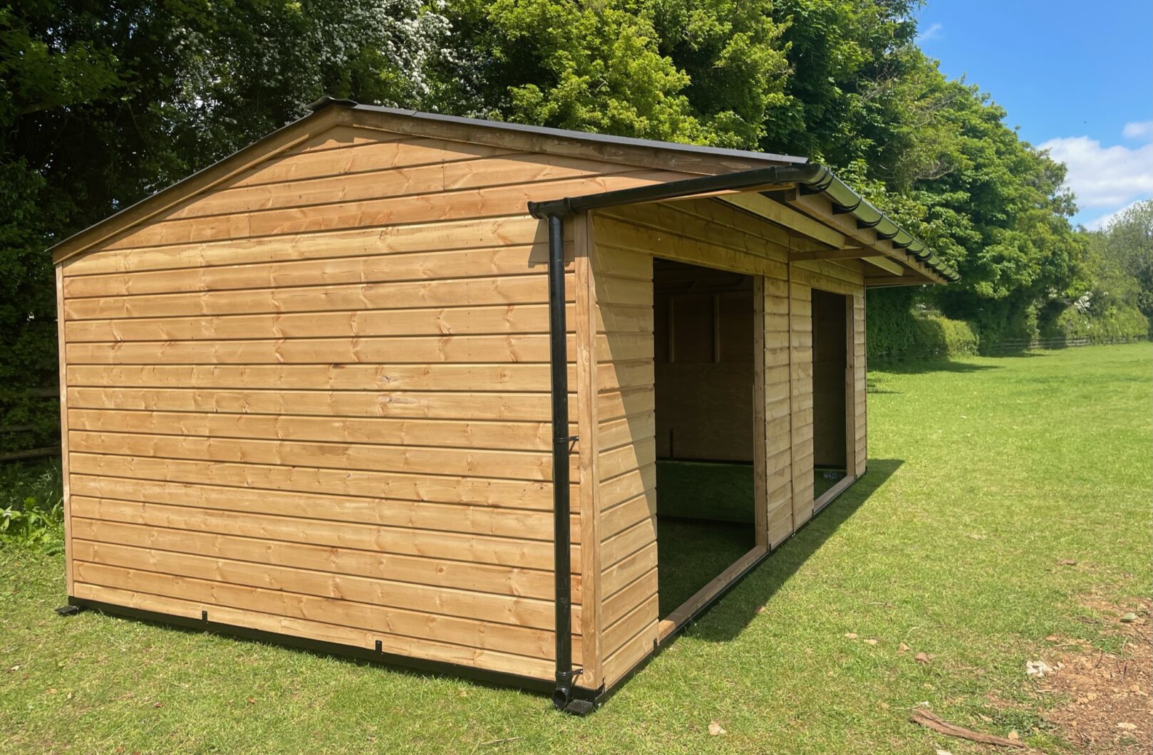 Double Mobile Field Shelter left