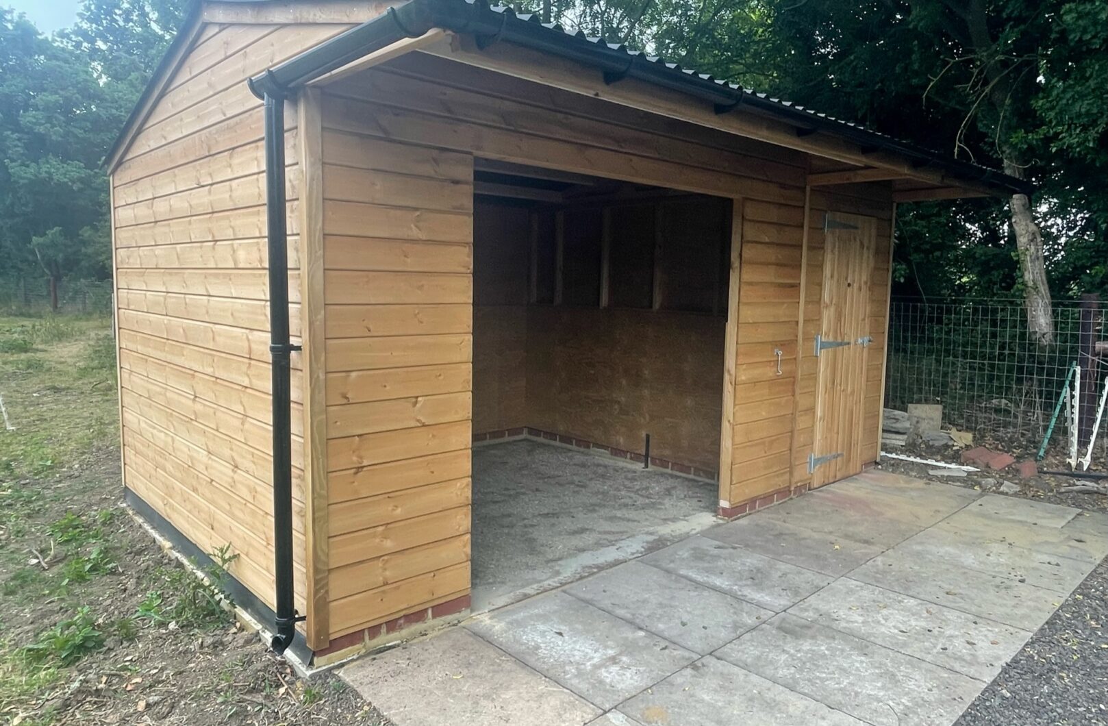 Field Shelter and Tack Room closed left