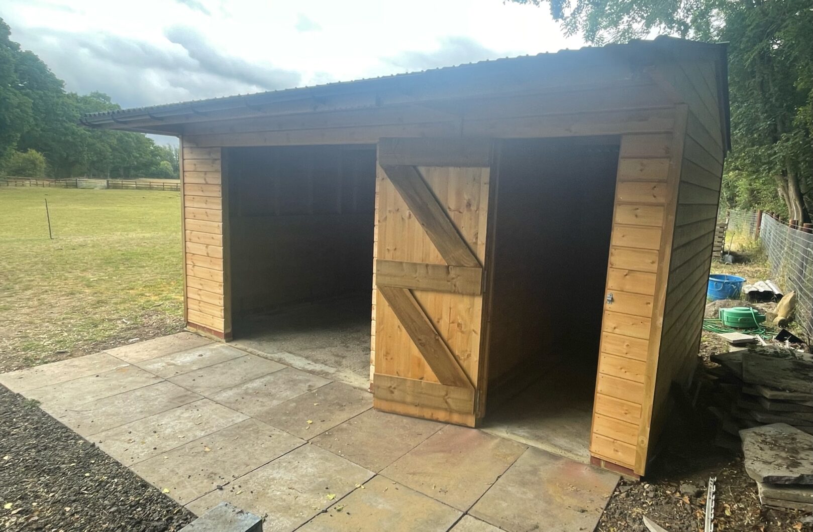 Field Shelter and Tack Room open right