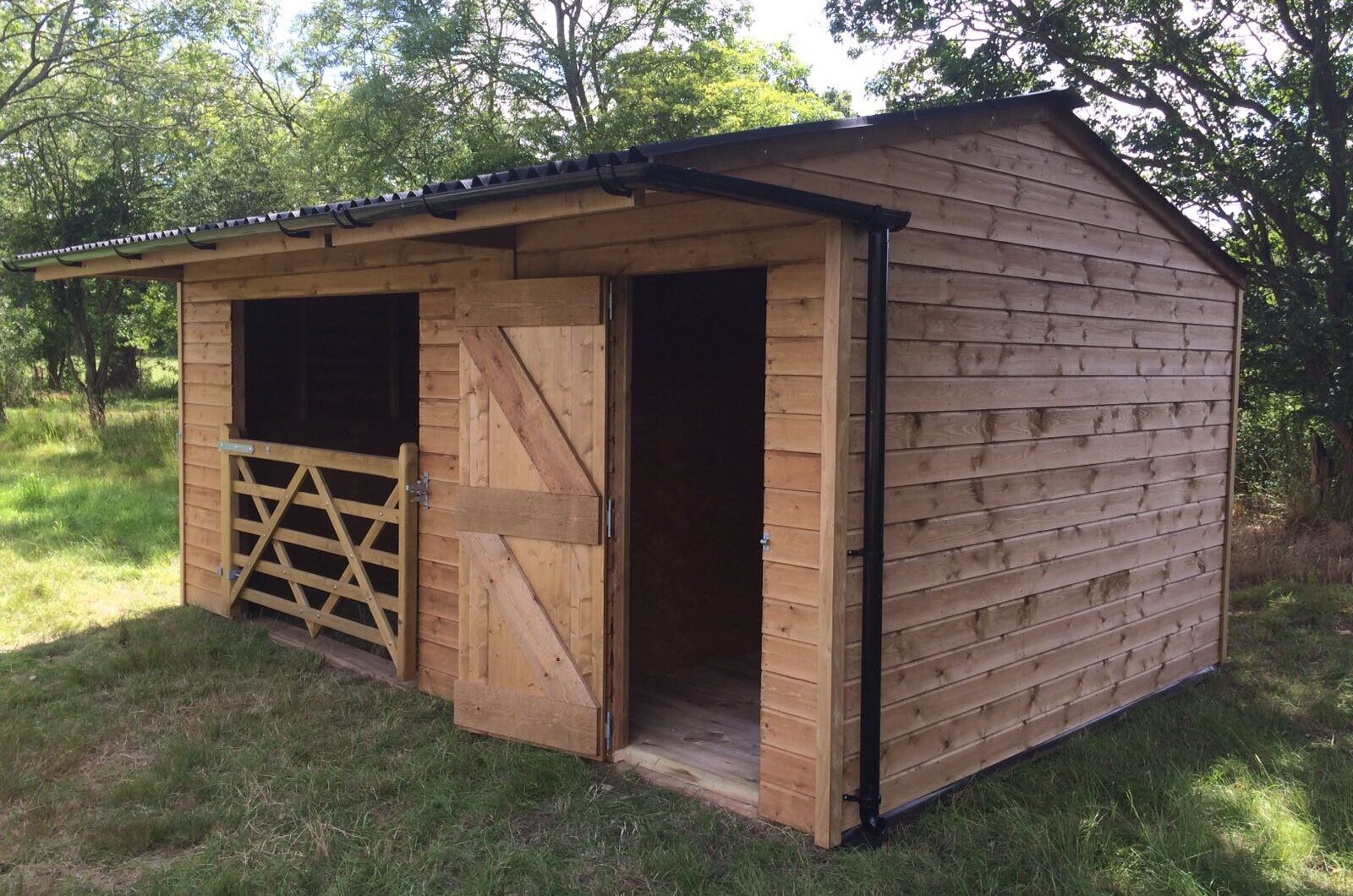 Field Shelter with Gate and Tack Room open