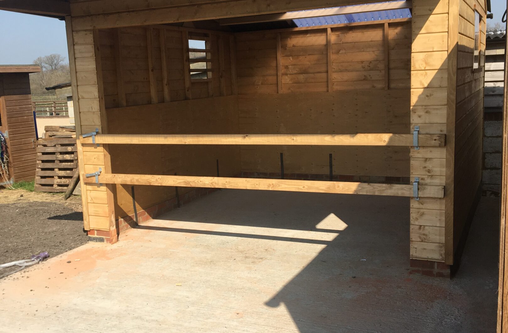 Field Shelter with Sliprails