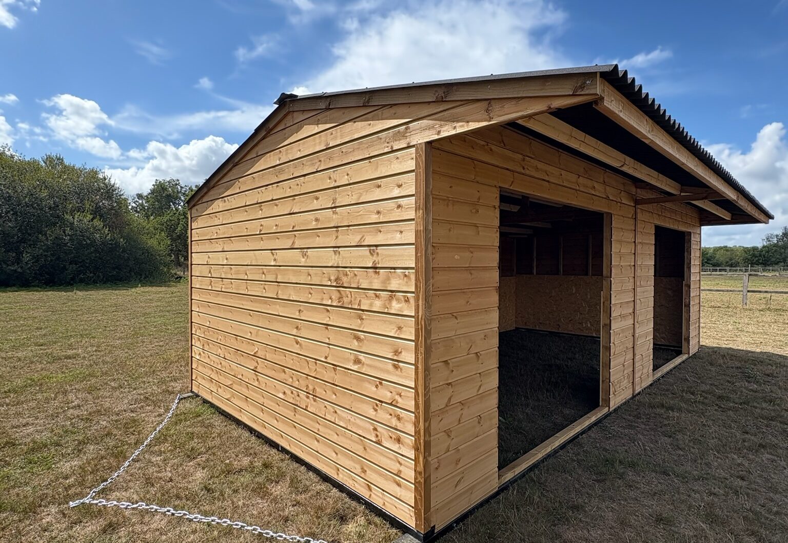 Double Mobile Field Shelter – Sussex towing chain