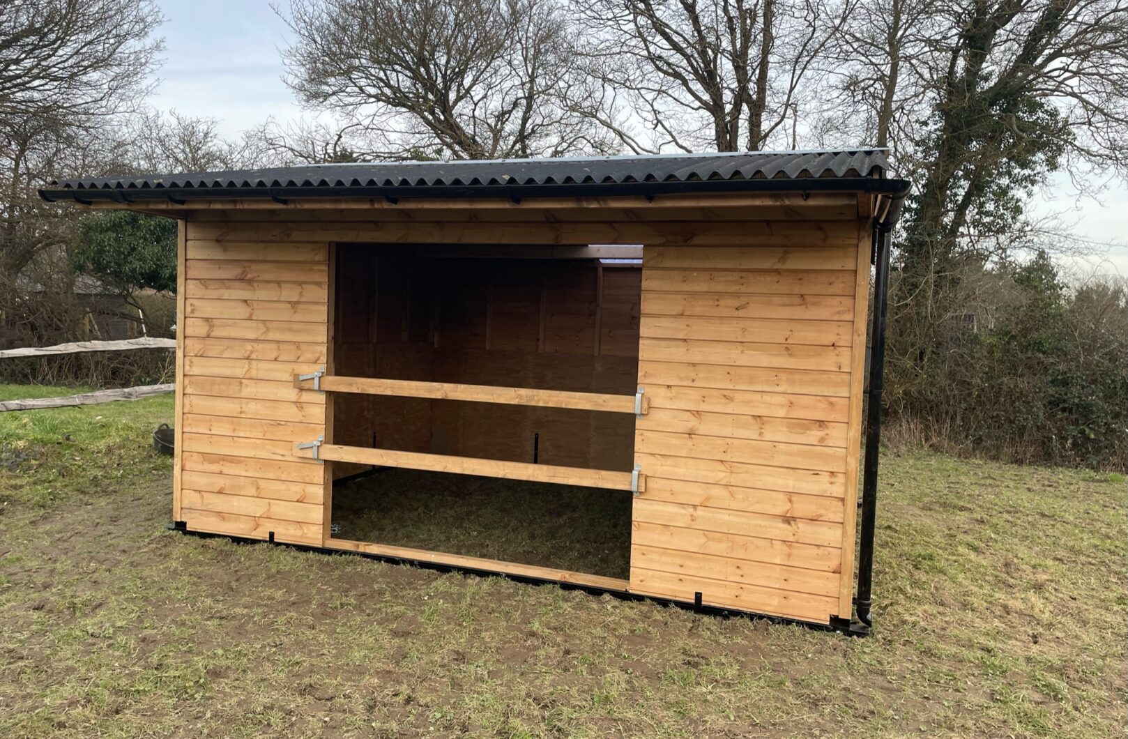 Large Single Mobile Field Shelter with Slip Rails