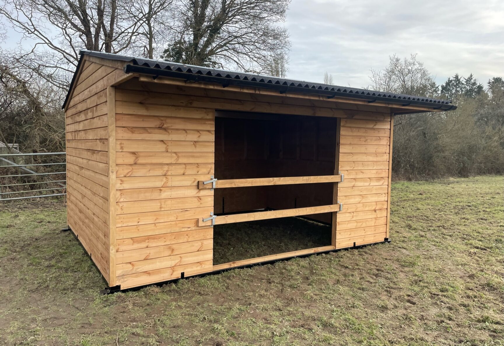 Large Single Mobile Field Shelter with Slip Rails