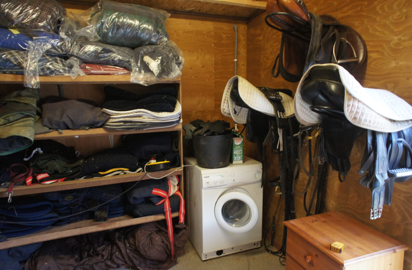 Internal tack with washing machine