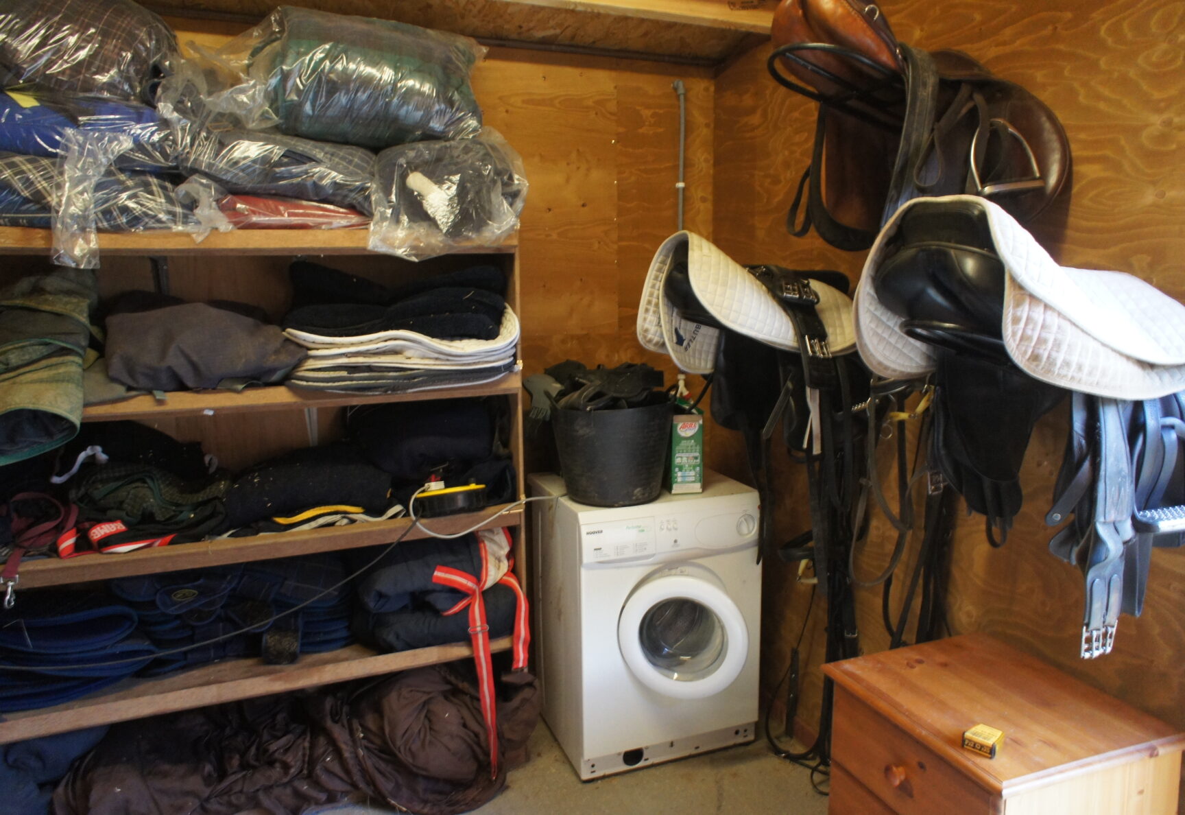 Internal tack with washing machine