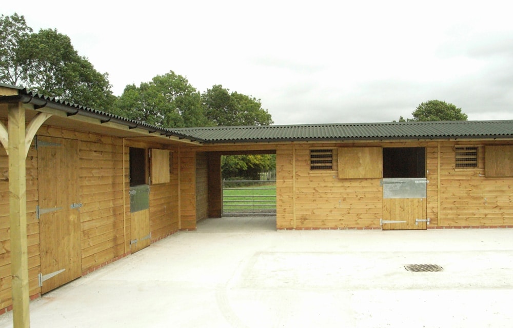 L Shape Stable Block With Walkway