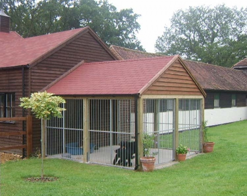 timber kennel