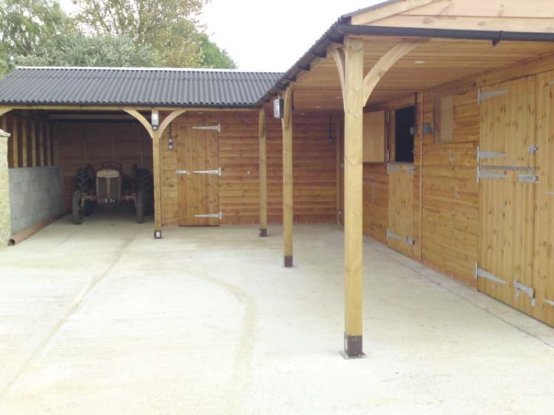 Bespoke L-Shaped Stable Blocks